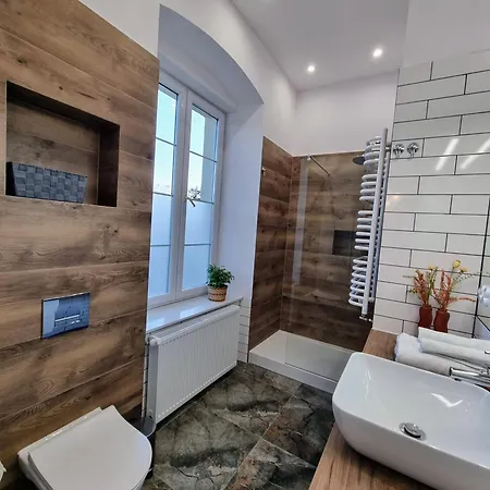 Bialy Kruk Vis-a-vis Jasnej Gory 2b Lejlighed Częstochowa